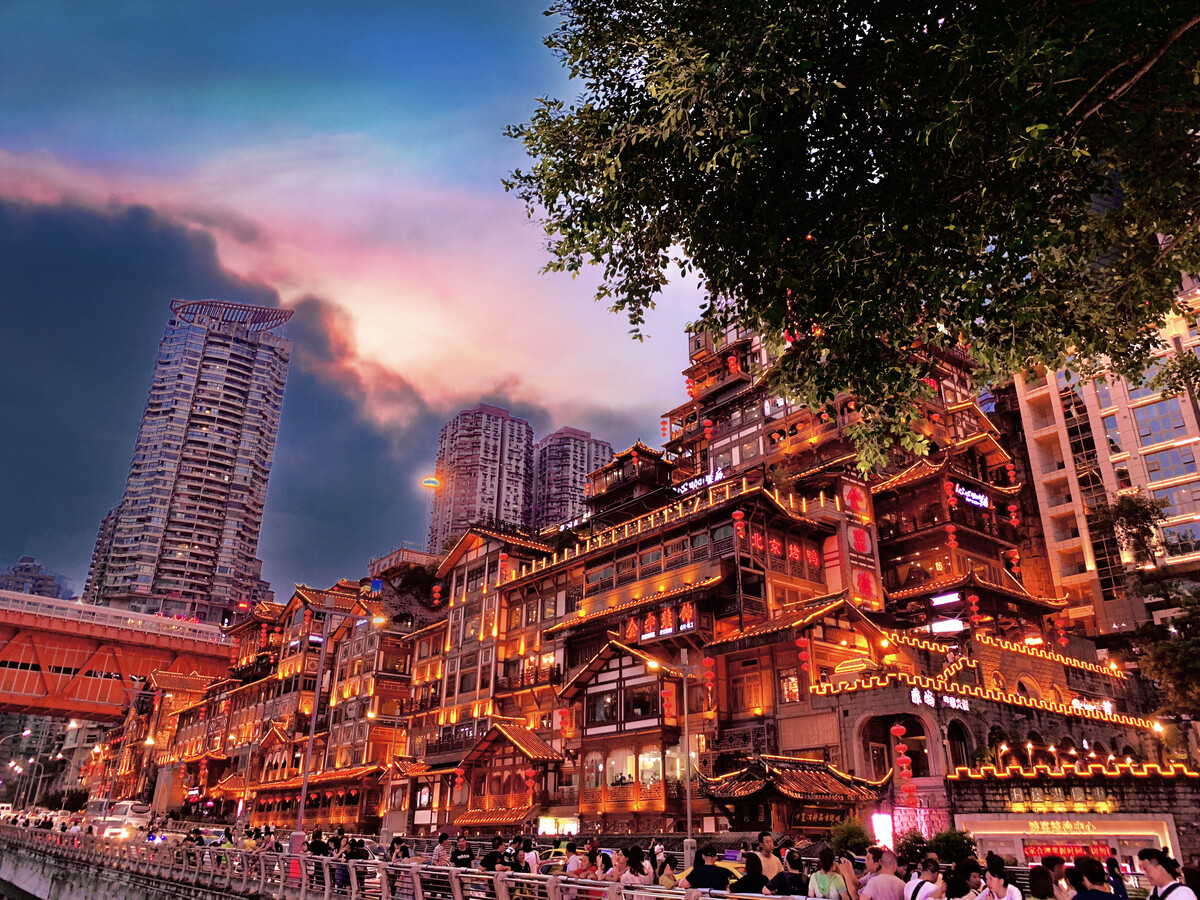 重庆洪崖洞 山城奇景与古今交融的璀璨明珠